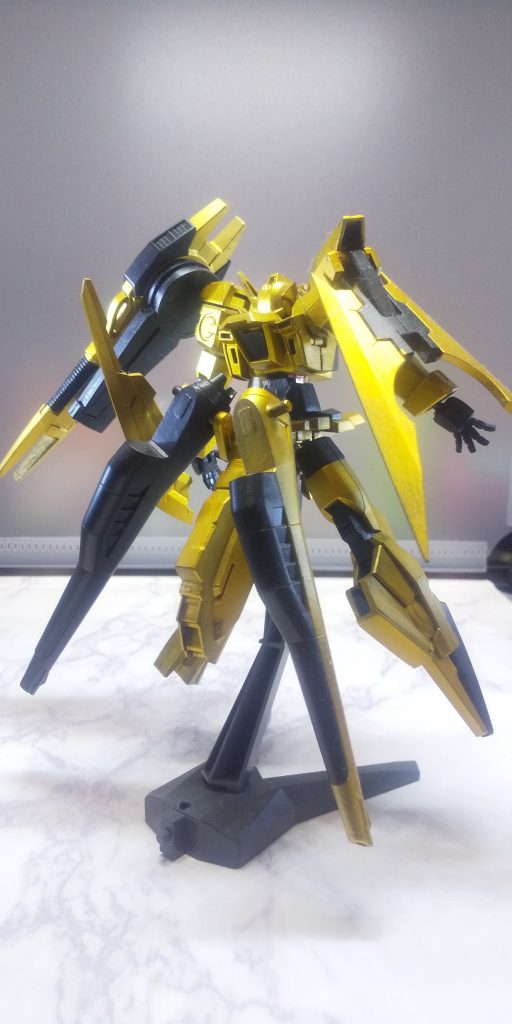 うしろすーがた。後ろの試作7号機のパーツが色も相まって狐の尾に見えたのでそのまま命名。自分の名前に掛けたわけじゃないですよ。ホントダヨシンジテ。そもそもきつね色って明るいブラウンのような。