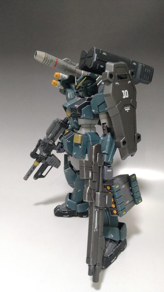 デカールは1/144シナンジュ用と余り物を使用しました。