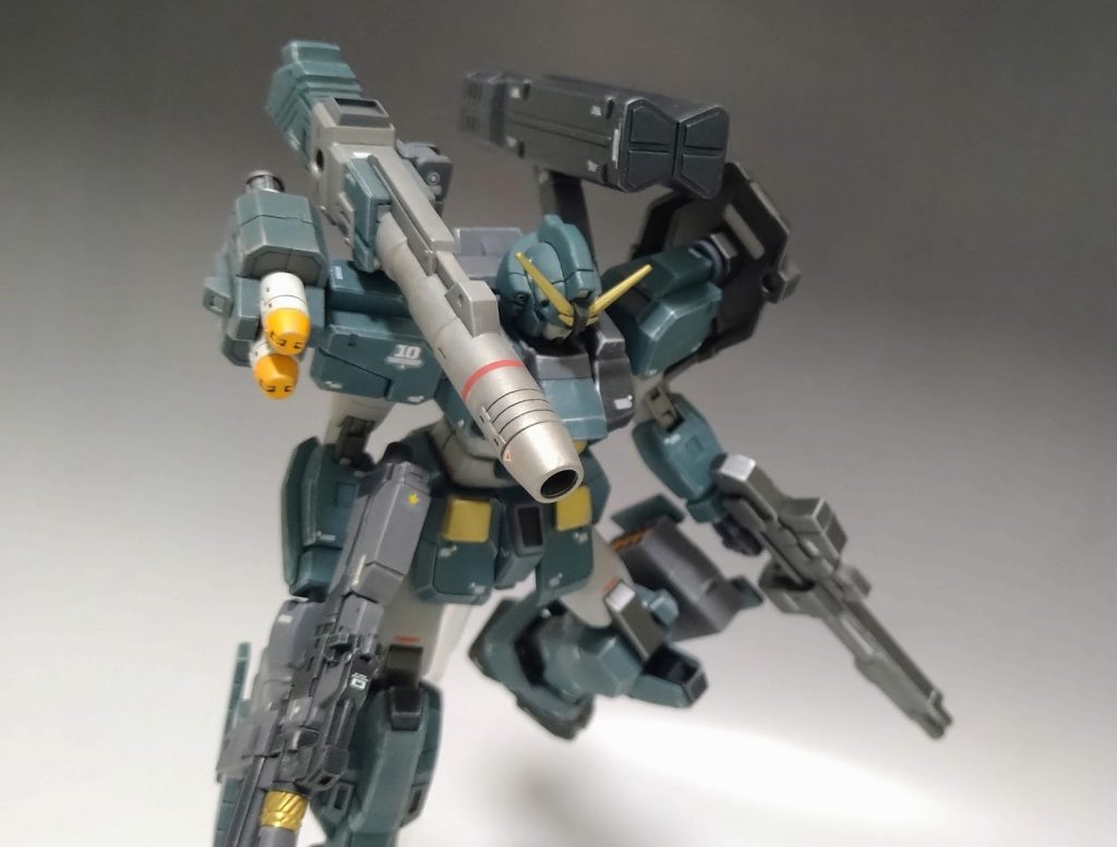 ロケット砲は合わせ目消しが大変でした。