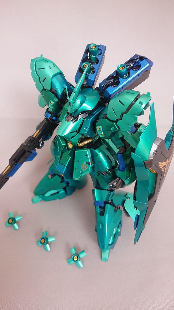 ファンネルコンテナのギミックがたまらない。はやくHGUCナイチンゲール手に入らないかな、、、。