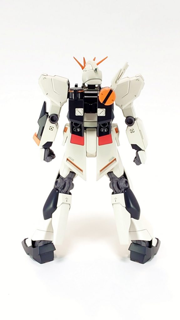 いつもはつや消しが多いのですが、今回は仕上げにはセミグロスクリアーを使用してます。