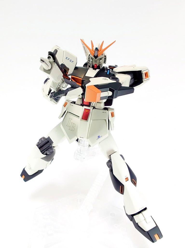 ファンネルやバズーカを装備した物もそのうち製作したいですね。