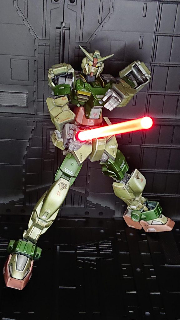 いきなりビームサーベル点火😳ッ!!