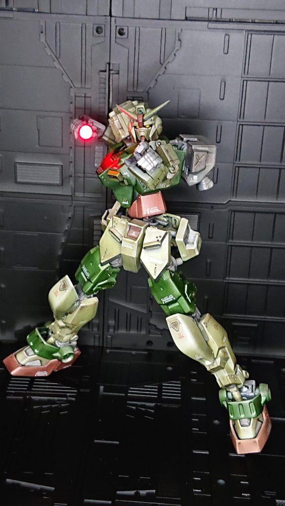 シャアァァ!覚悟ぉぉ! みたいな〜か〜んじ(感じ) こんなシーンがジ.オリジンのマンガでありましたね🤔…。