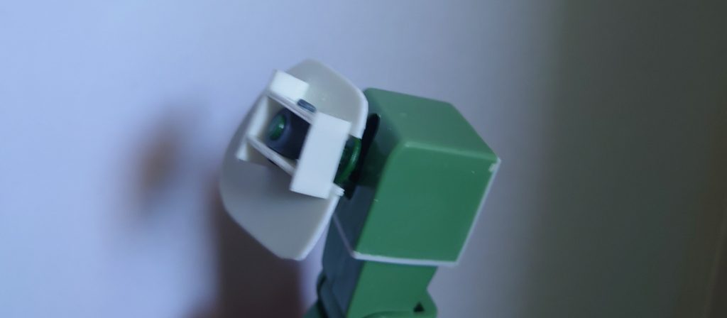 腕は前後スイングが出来るようにプラ材とポリキャップで関節を新造して胴体に接着します。