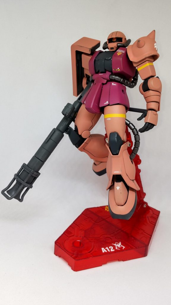 核バズーカです。設定上普通のバズーカで問題は無いんですが、模型的遊びで大型のバズーカにしました。