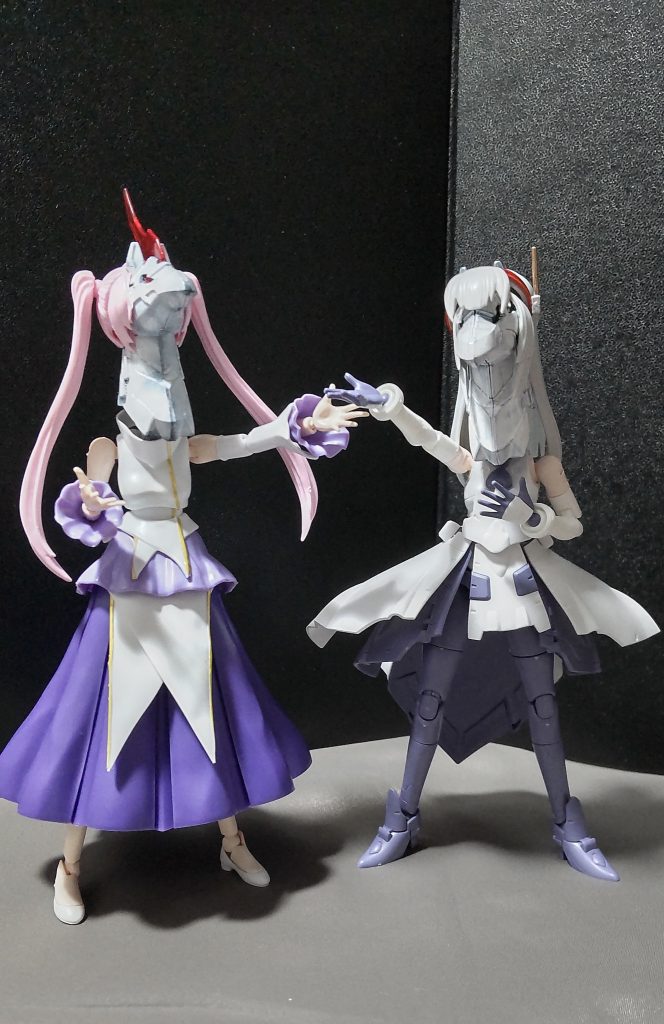 特にホーリーラクスとのデュオユニットは絶大な人気を誇る。