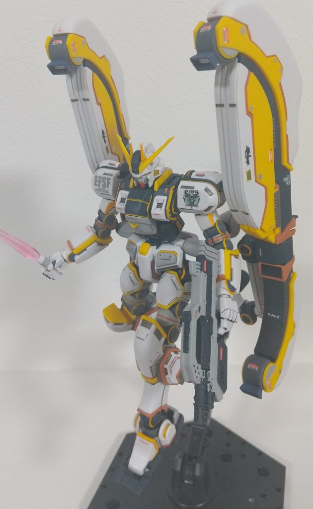 付属する武器やギミックは出来るだけ採用し、映えるように。そして、なにより奇跡の一枚を目指して何枚も。