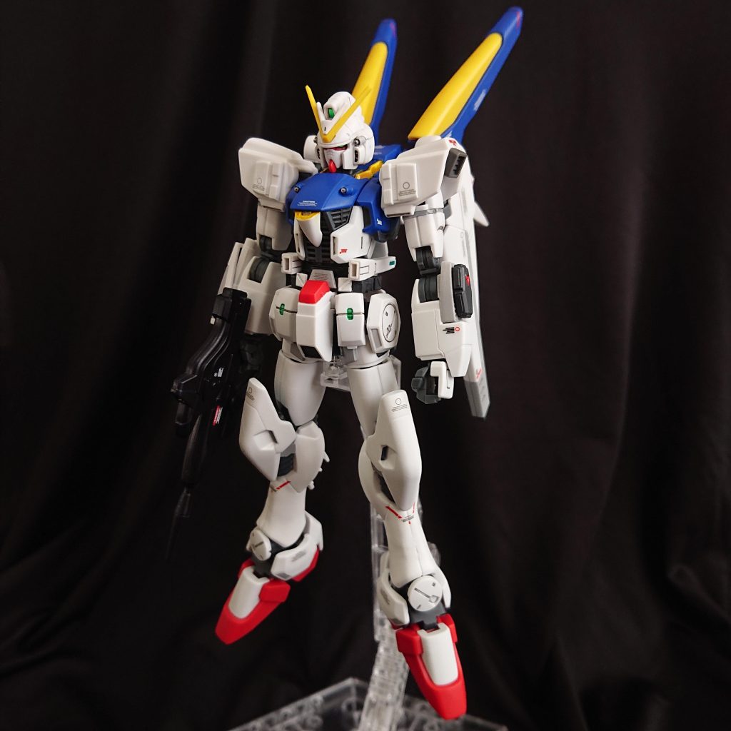 F91もV2もつるんとしたイメージだったので、既存モールドも墨入れしていない部分があります。