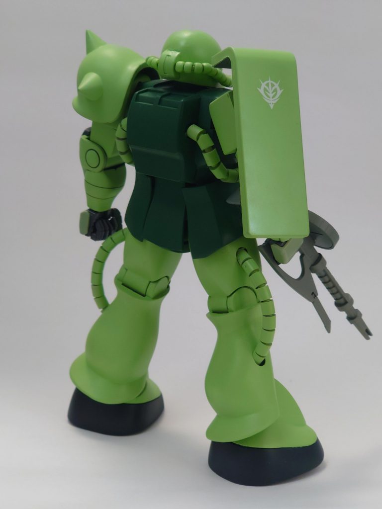 旧キットをいじる時はどこを改造するか、ではなくどこを残すか、を考えています。今回は滑らかな曲線を描く二の腕、スネは絶対に残したい所でした。