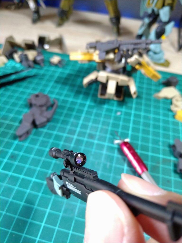 レジン液とラッピングテープでキラキラに✨