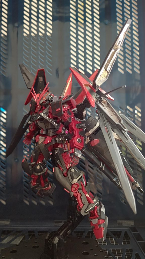 フライトユニットを展開し、長時間の飛行持続、加速を強化。