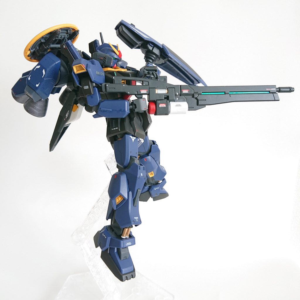 ハイパービームライフルはサイズも見た目もカッコイイので、ジンクスのものをそのまま拝借。