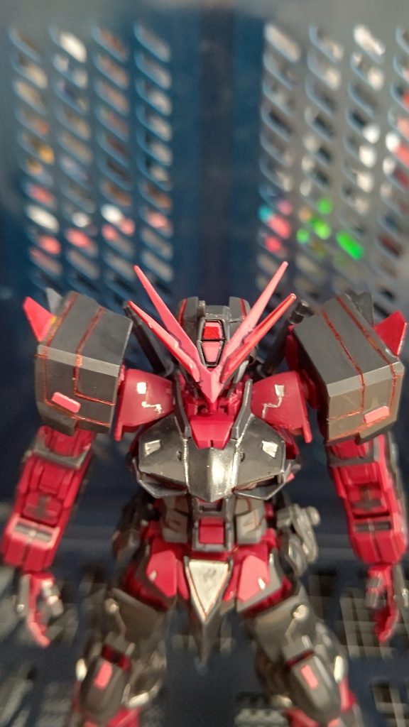 肩のスタビライザーはプラパンで作成し接着しました。