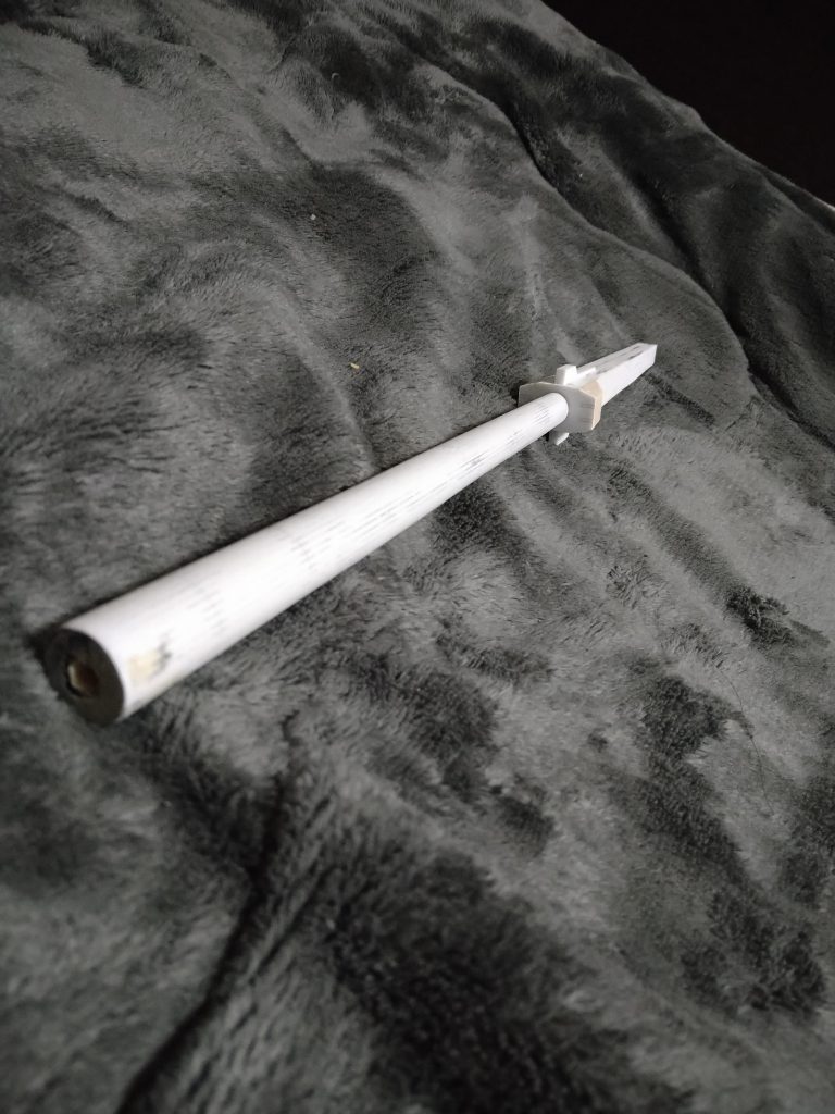 パテで形を作り