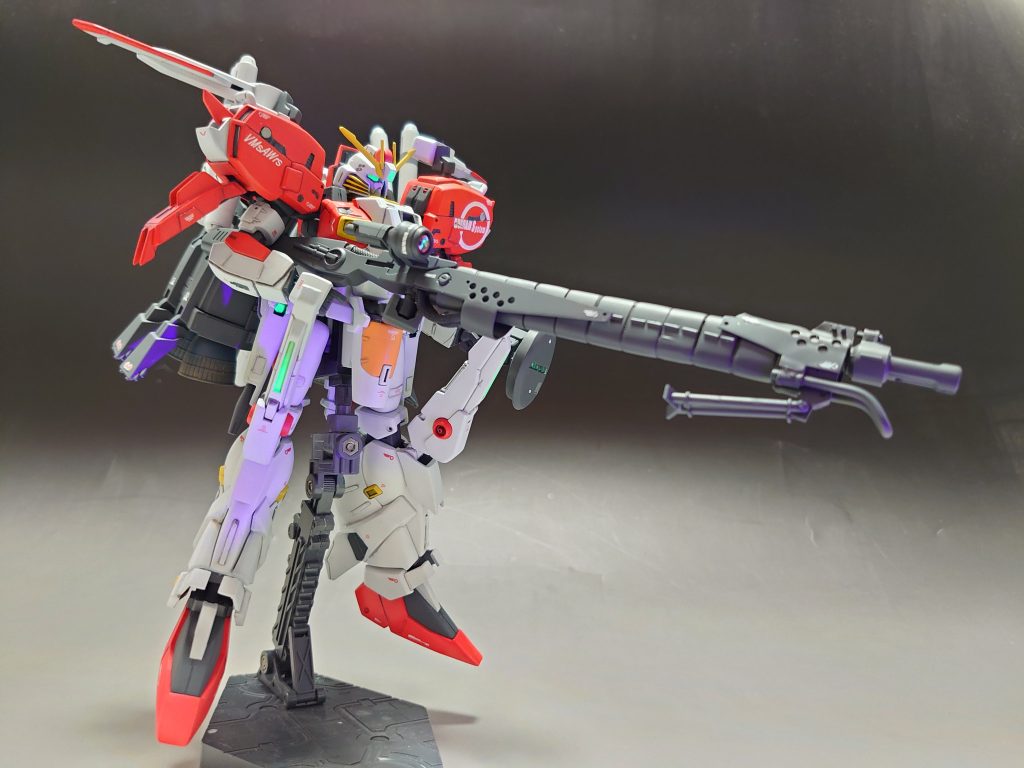 連射式ビームスマートガンはセンチネル原作本のレシピを参考にプラ材とアルミ材、真鍮線から作りました。