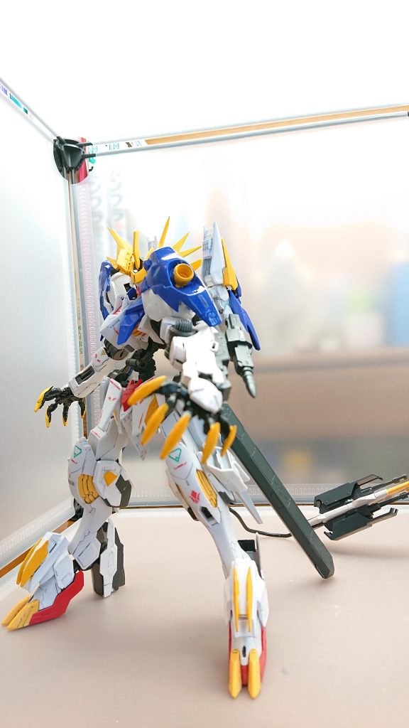 小型ダインスレイブパイルキャノンを回転させることで使用することが可能使用すればダインスレイブと同等の破壊力をもっている但し弾数はたった2発のみの為切り札として使用することが多い