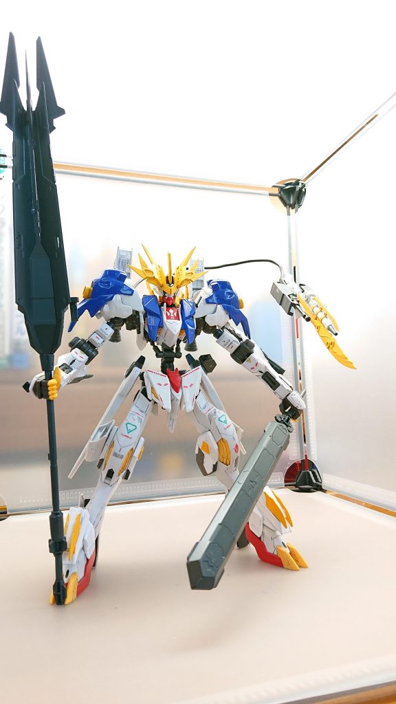 多数の敵機体相手には全ての武器を使って無双することもできる