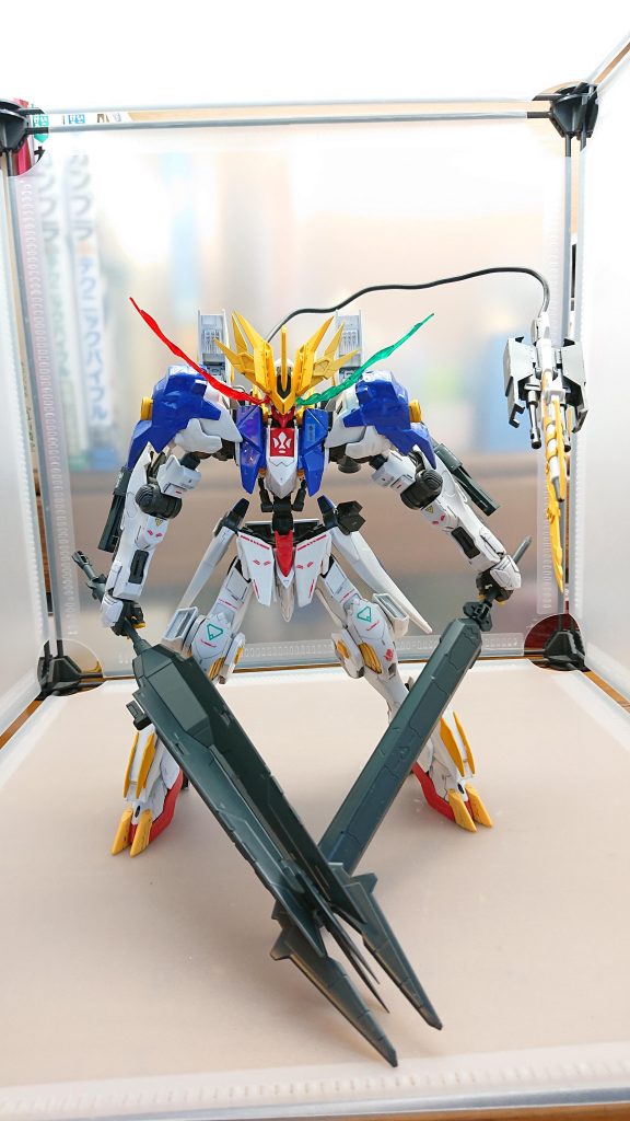 リミッター解除形態バルバトスルプスレクスの能力を極限にまで解放することができる更に阿頼耶識システムの大幅な改善によりなんと数分先の未来を見通すことができるようになったこれにより敵によるダインスレイブの攻撃も回避することが可能しかしこれを使用するとパイロットの脳に相当な負担が掛かる