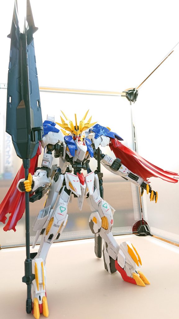 鉄華団を率いてギャラルホルンに進軍を始める