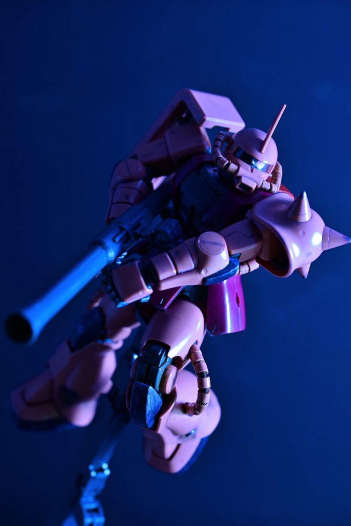 艶消し処理前の写真です。派手な色でも宇宙では余り目立たない様にできるのかも。