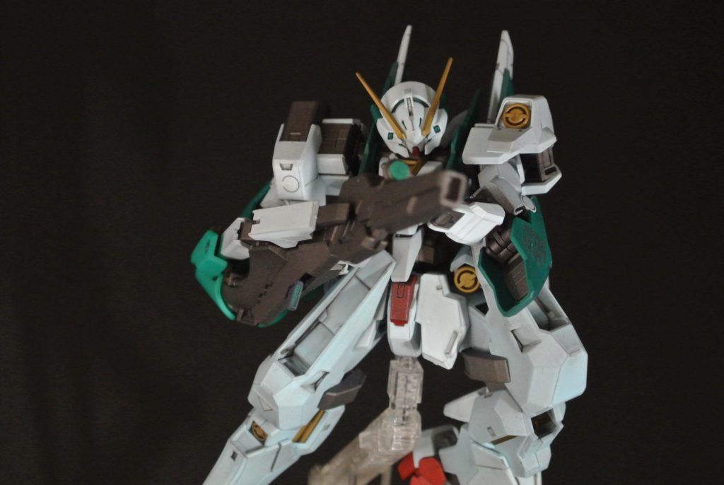 武装はシンプルGN-ビームライフルGN-ビームサーベル×２その他、トランザム、トライアルシステムのみとなっています