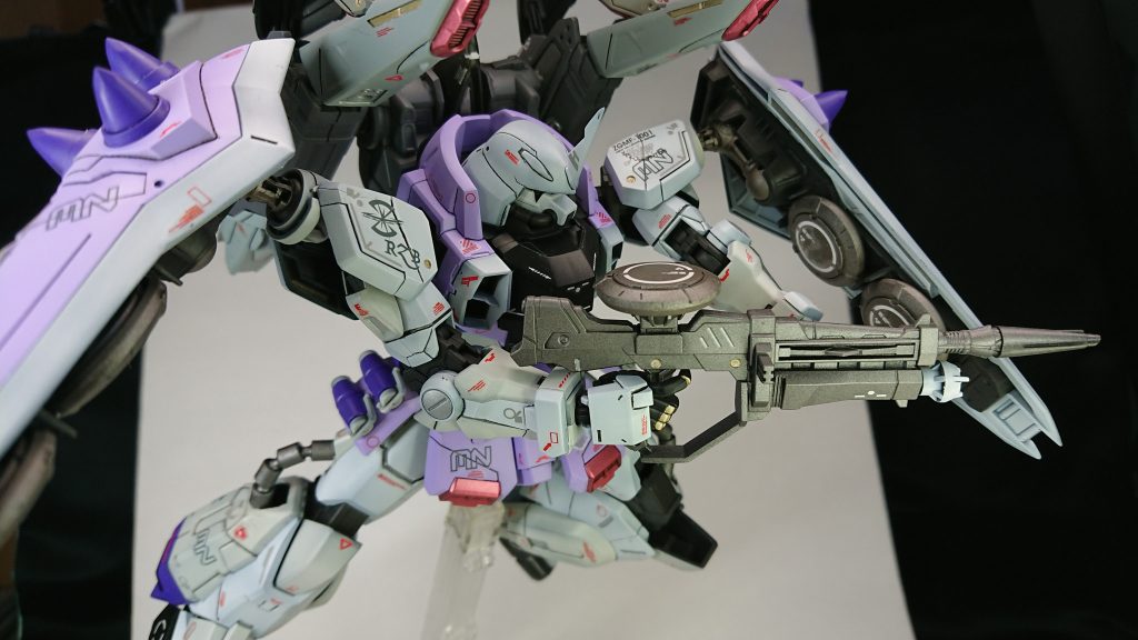 ビーム突撃銃はメタリックサフを吹いただけです。 