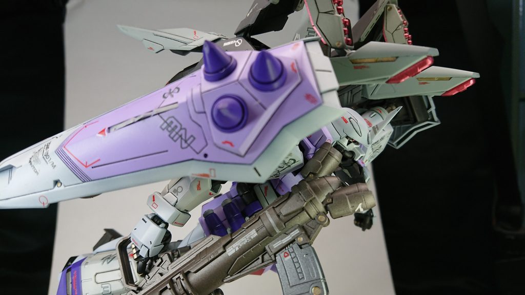 キャットゥス500mm無反動砲のマガジンはクレオスのメタルカラーを吹き付けてます。 