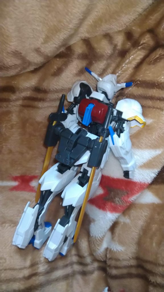 バックパックはアスタロトオリジンのパーツにヘリオスの余剰パーツを接着… 