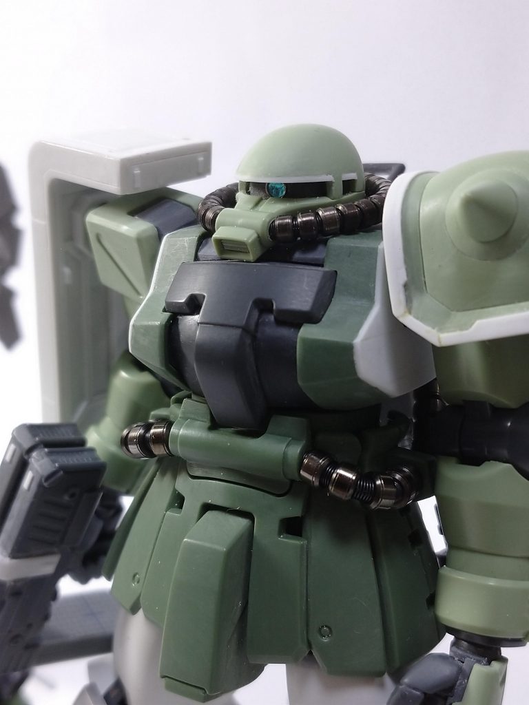 モノアイやボディの幅を0.5ｍｍ増やして手首にカバーをかけました。