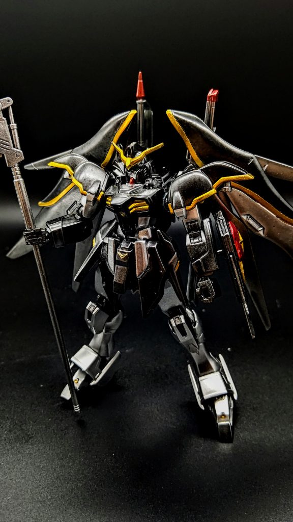 基本はデスサイズを使用し、羽と足首より上の脚、フロント・サイドスカートはデスティニーの物を使用しました。