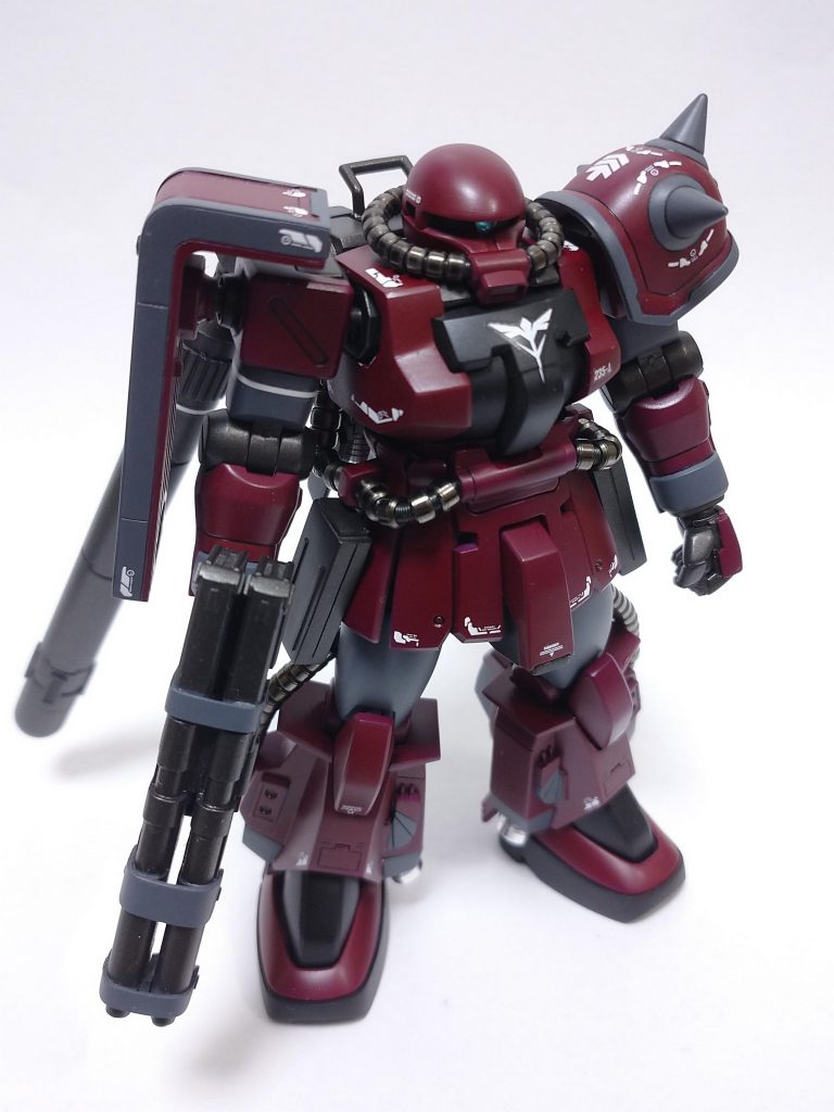 一度ほぼ完成していたのですけど頭部が寂しかったので(笑)アンテナ付きに変更しました。