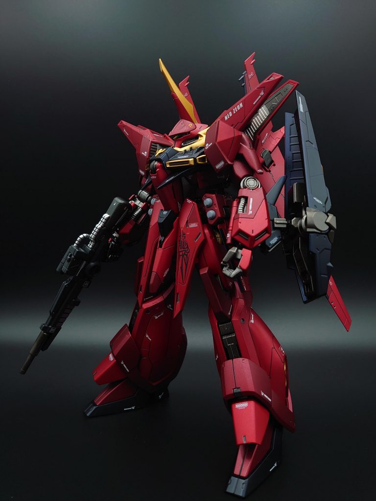 太さが少し気になった首周りの動力パイプを0.5ミリ細いスプリングに変更、肘関節をハイキューパーツさんのメタルパーツでディテールアップしました。