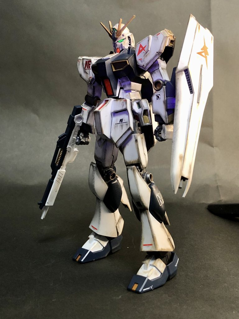 アイ部分は蛍光グリーン