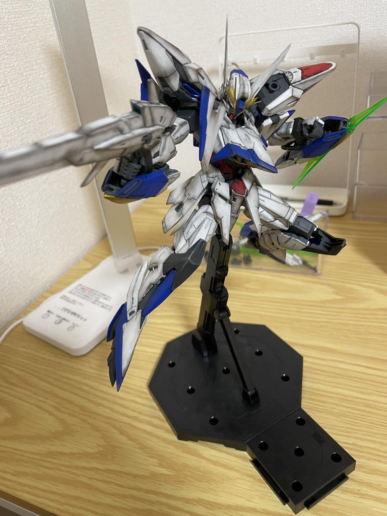 このポーズで飾ってます