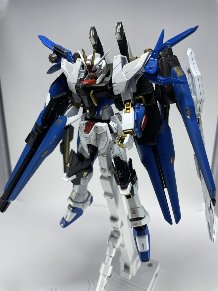 前回投稿したデスティニーフリーダムとは対になる機体をイメージ。カラーリングは元のストライクフリーダムカラーのイメージで作成。