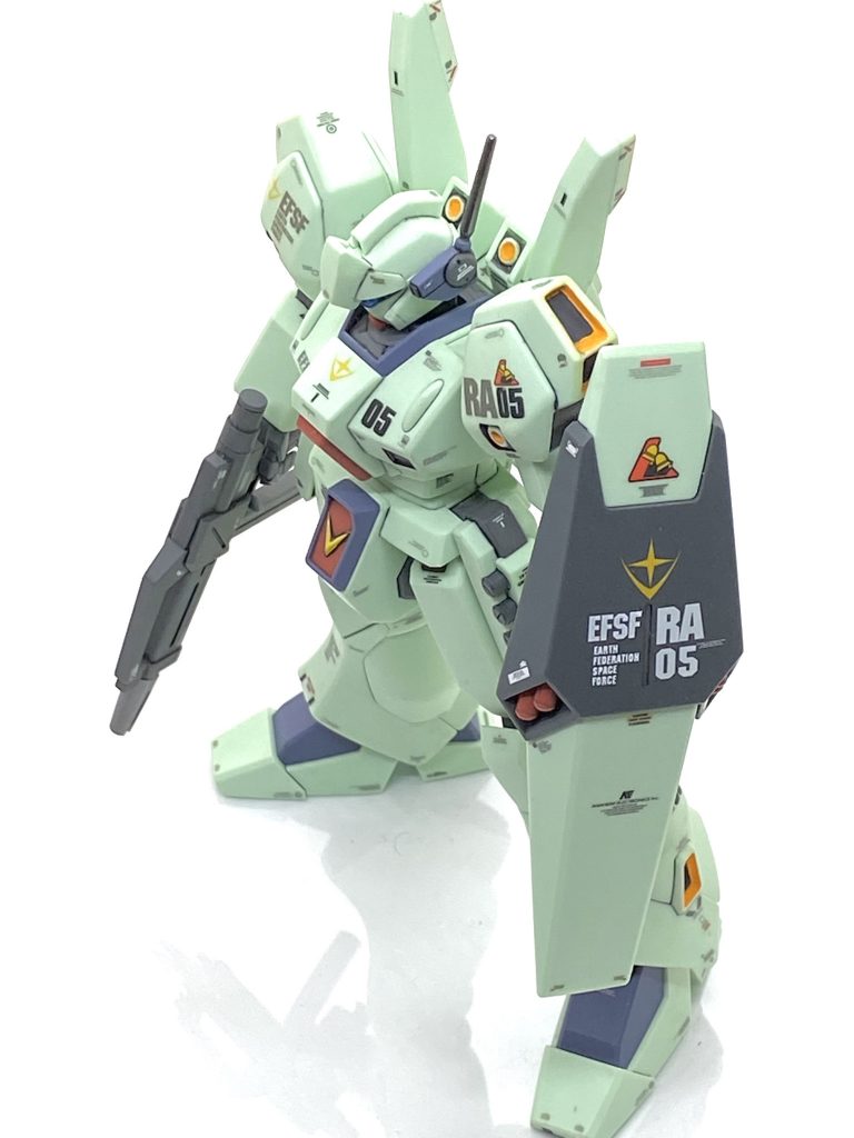 メタリック以外の部分は(クレオス)Mr.カラーGXスーパースムースクリアーを吹き付けております。