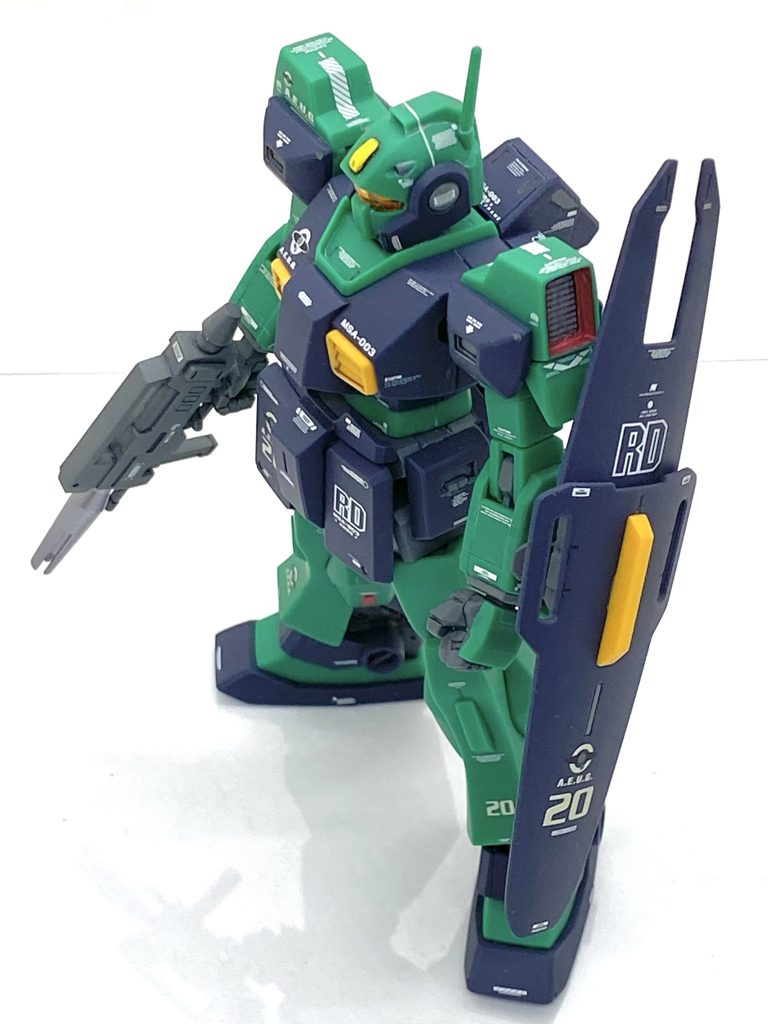 メタリック以外の部分は(クレオス)Mr.カラーGXスーパースムースクリアーを吹き付けております。