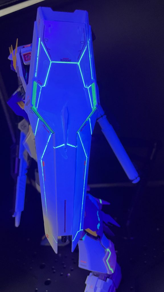 RX-93 νガンダム–3枚目/制作者：NOSUKE／β