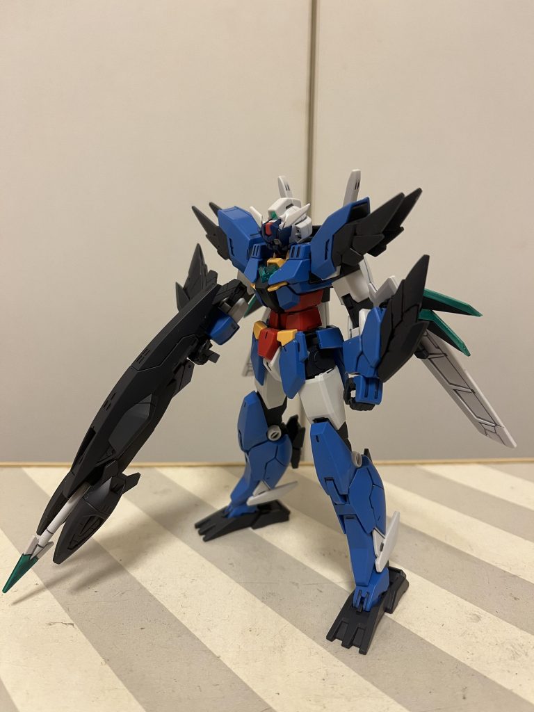 ニードルガン先端とフィンザンバーなる武器は、独自解釈で00のGN系かAGEのシグル系の技術を取り入れてる設定でガンマカのメタグリーンで塗りました。