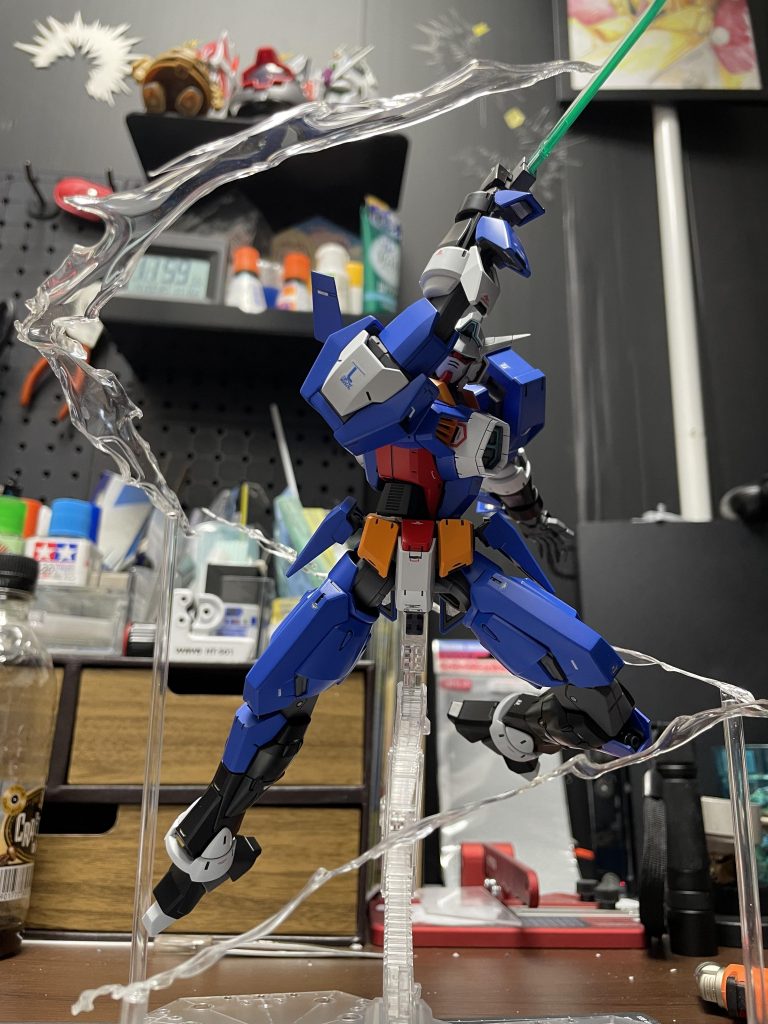 これね。なんちゃらの呼吸みたいに見えちゃうよね。シグルブレイドの光の軌跡として作りました。自分的には昇竜烈破みたいなイメージで。