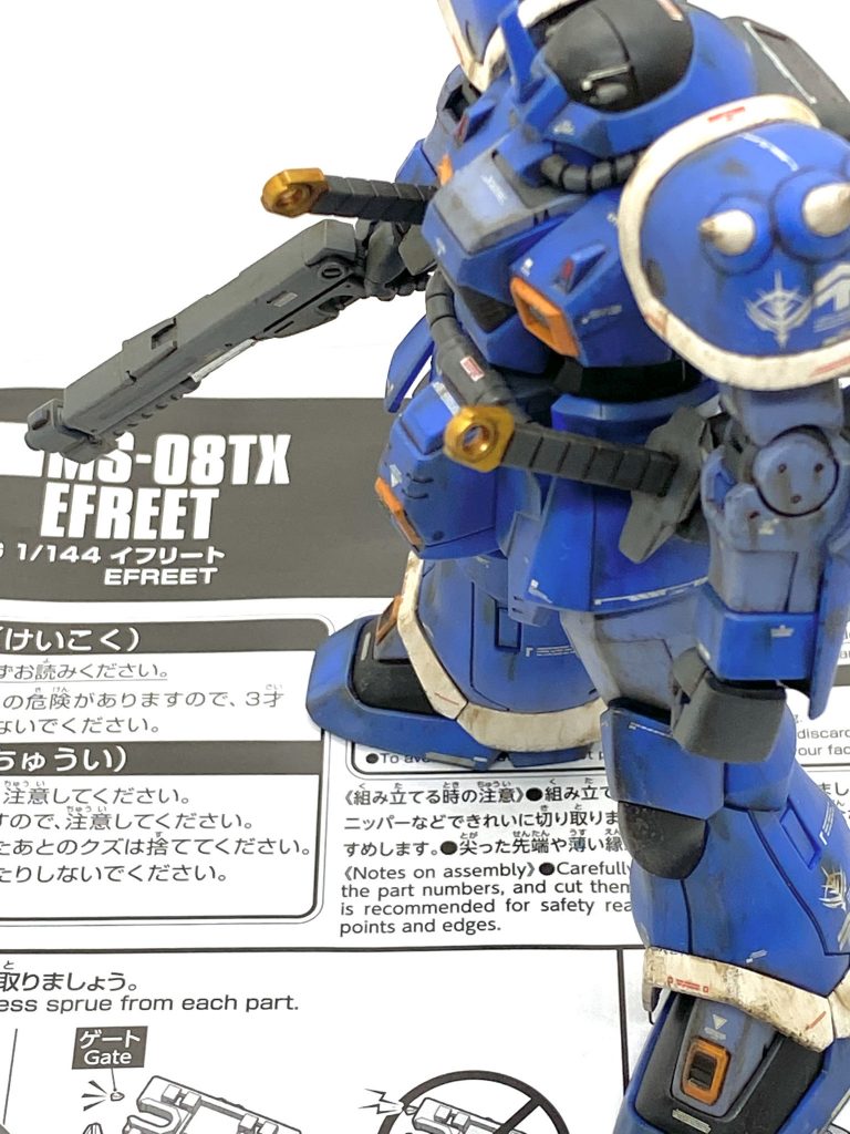 最後は説明書と。イフリート・シュナイドも殆ど合わせ目が無く、手間が掛からず出来たのですが、素のイフリートも合わせ目は肩、前腕、脛、武器ぐらいで楽に作る事が出来ました。プロポーションも可動範囲も成型色も全く問題が無くもしも、この時期に一般販売されたらあっという間に売り切れになってしまう?と感じてしまう程に素晴らしいキットです。一昔前なら・・・イフリートやピクシーなどのゲームに出たオリジナルMSはガーレジキットで出るのがやっとでレジンなので少数生産ですから簡単には手に入らず値段もインジェクションキットの5倍以上はしましたから今は手が出せる値段でプレバンなら確実に変える時代になり生きてて良かったと思います。やはり兄弟機のイフリート改も一緒に並べたいので早いうちに作りたいと思います。ご覧して頂きありがとうございました。