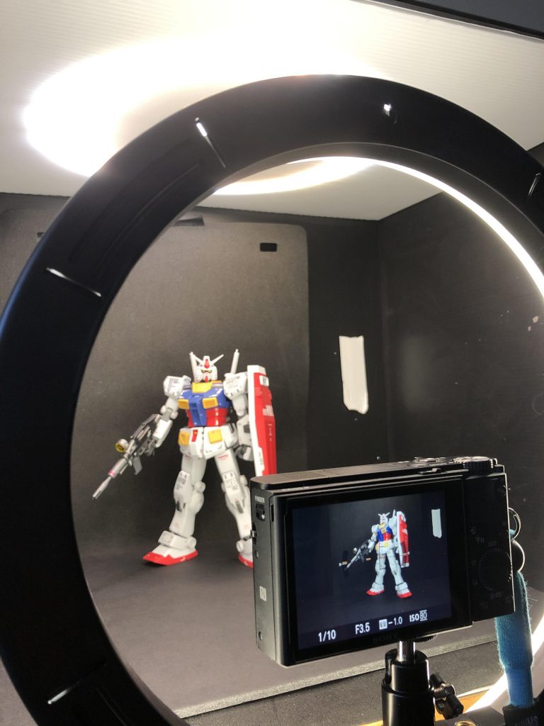 撮影用に新しくLEDライトを追加しました。