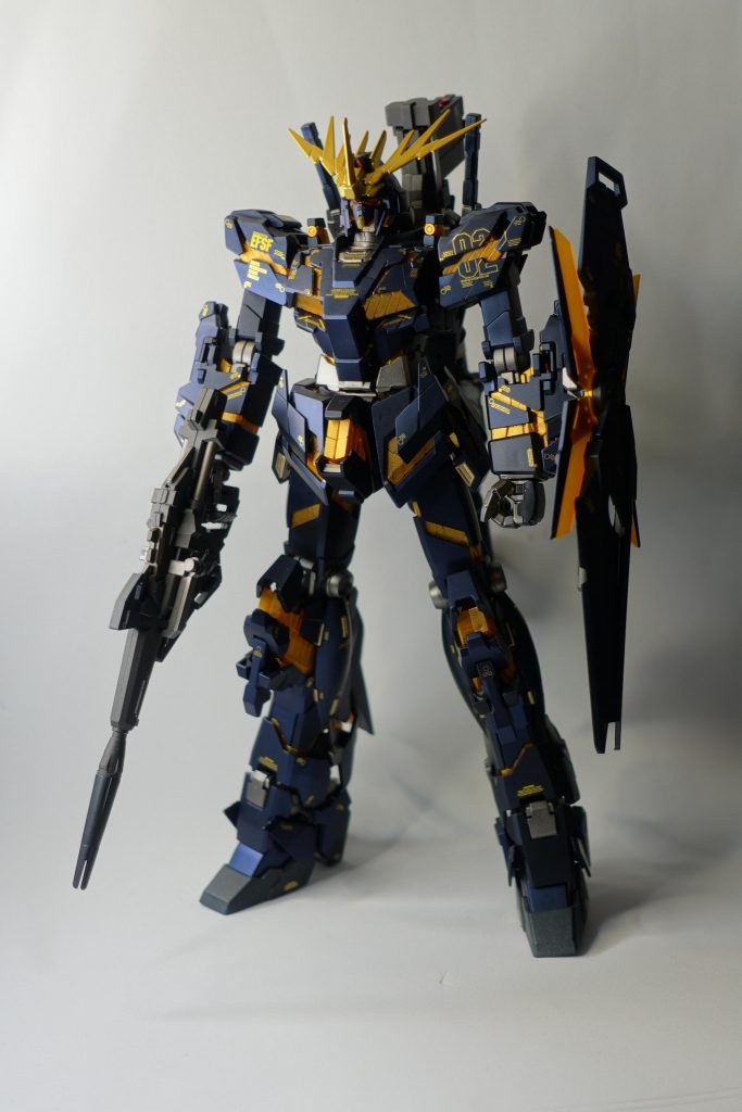 青黒のプリズムブルーブラックは自分のバンシィイメージにぴったりでした。攪拌につぐ攪拌で綺麗に塗れたのではと自己満足。