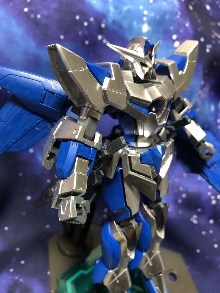 こちらも元ネタは学生時代に書いていた小説から。D（前作）がファングを支配し遠距離戦闘を得意とするなら、こちらは相手の行動を予測して突出した機動力で近距離戦闘を得意とする『F（フューチャーズ）』と名付けました。