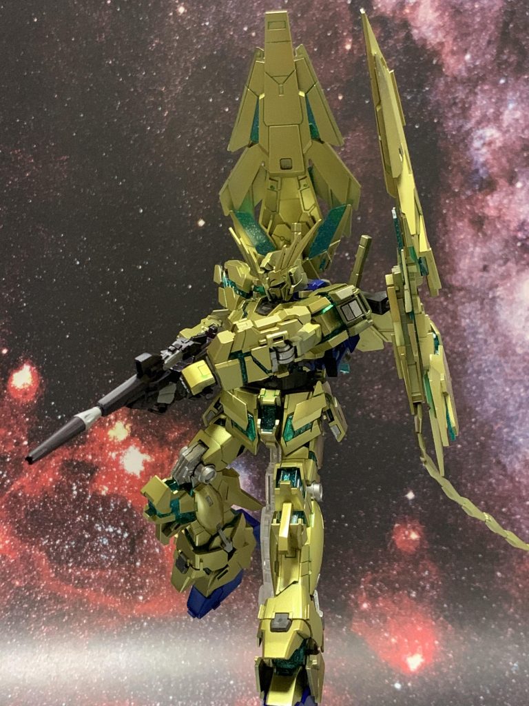 クレオスのレッドゴールドの上にクリアゴールドを吹いて光沢を出してみました！