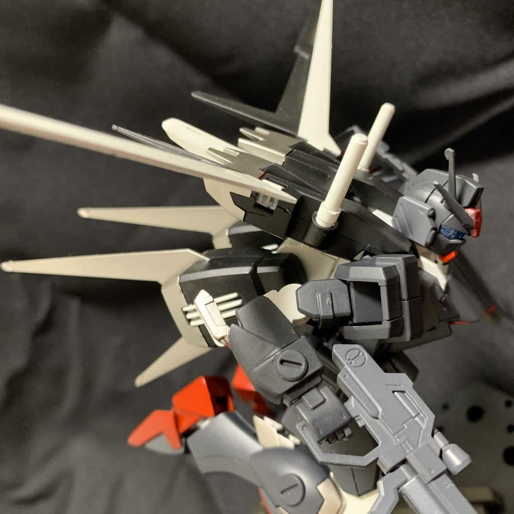 エールストライカーもHGCEから拝借シックな色合いが大人っぽい