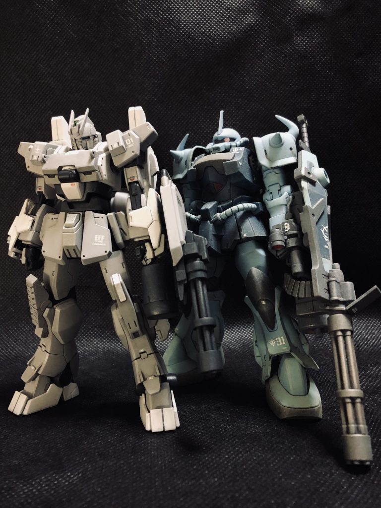 ガトリングシールド繋がりで以前GUNSTAに投稿したグフカスタムと並べまでみました。こうしてみるとEz-SRのガトリングがちょっと貧弱に見えてしまう・・・