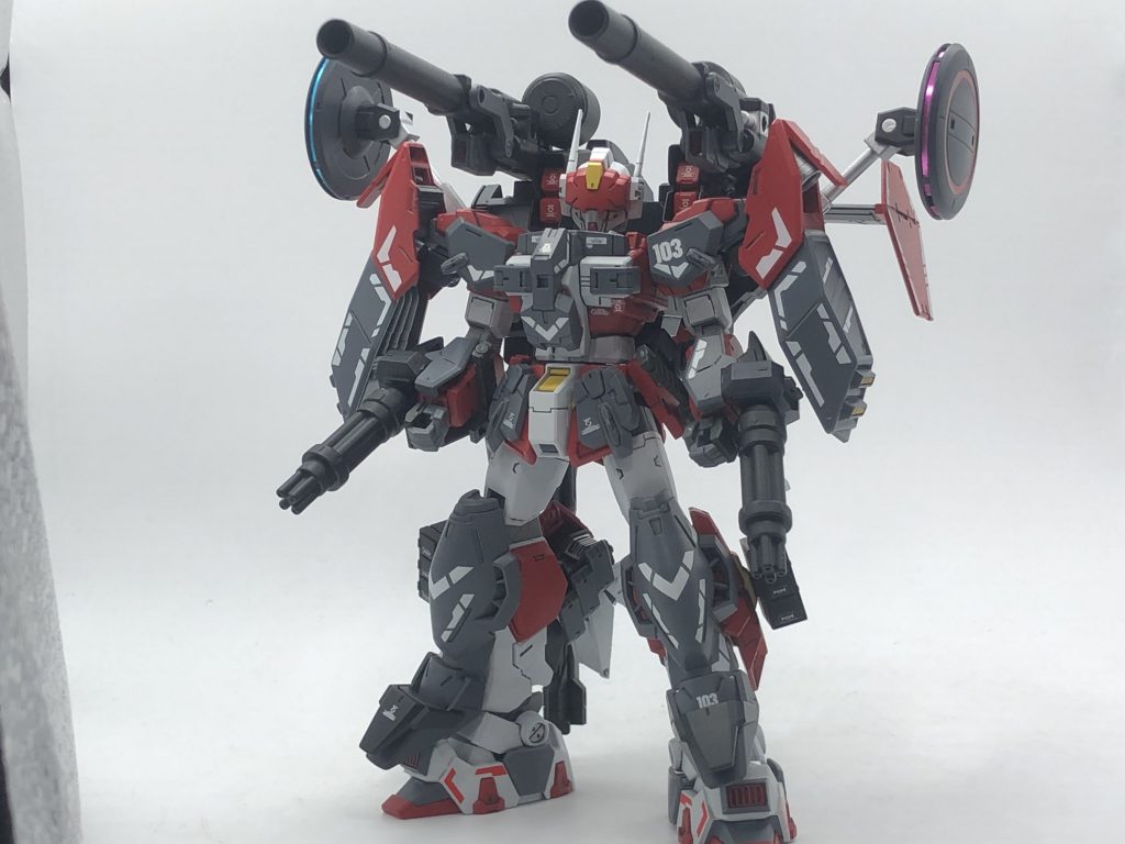 兄弟機であるペイルライダー改の実戦データを基に改修されたアームズライダーという設定。ノーマル版との違いはバックパックに大型キャノン&飛行ユニット、肩にシールドブースター、脚部スラスター 増加、脚部大型化。