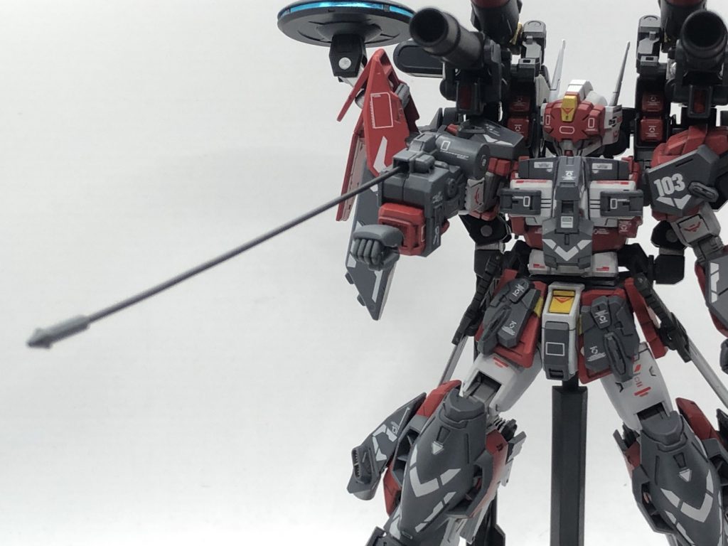 スタン・アンカーブラックライダーが左腕に標準装備しているもので、こちらでは右腕に装備。